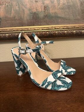 Brand New Gianni Bini McKaria Palm Print Heeled Sandal 7